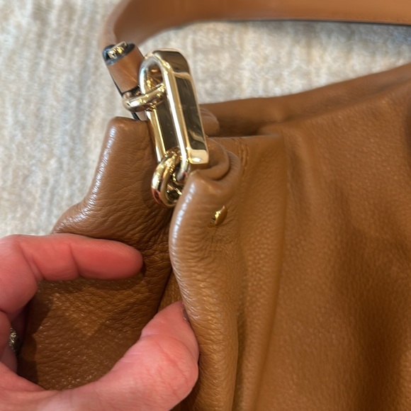 Michael Kors Large Pebbled Leather HOBO bag - Picture 4 of 12